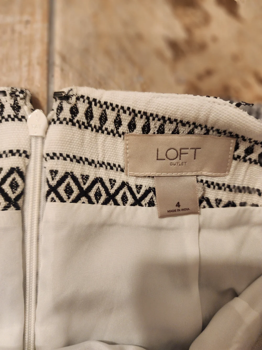 Black and Cream Patterned Throw Blanket - Woven Geometric Design